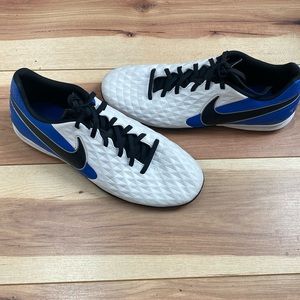 Boys Nike Soccer field shoes, 9.5
